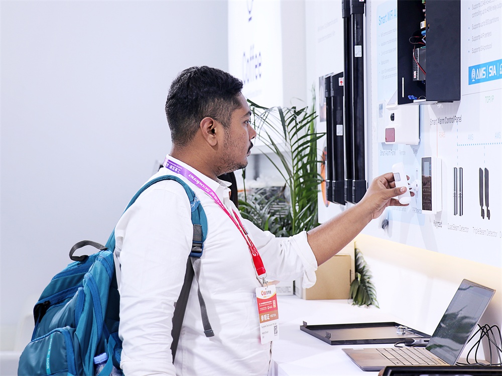 精彩时刻 ‖ 2025安博会上的艾礼安 精彩时刻 ‖ 2025安博会上的艾礼安