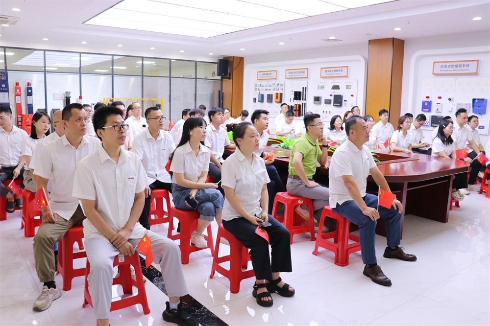 艾礼安：共鉴阅兵盛典，同筑爱国情怀​