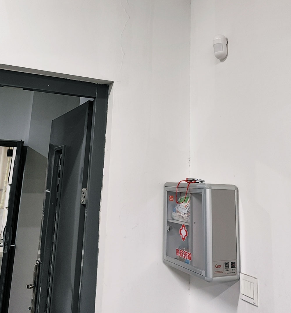 南京某厂区| 4G人体红外报警器